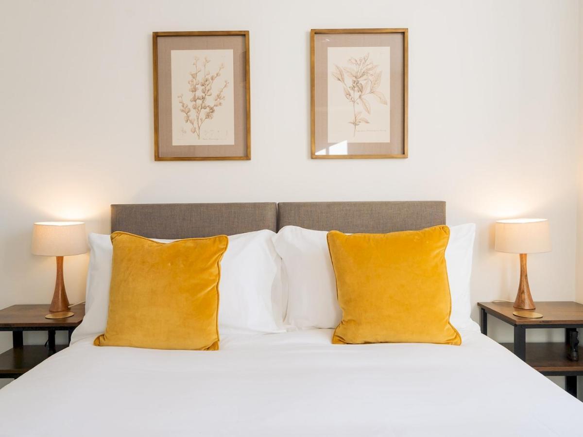Ferienwohnung Pass The Keys Stunning 2 Bed Retreat In The Heart Of Bath Exterior foto