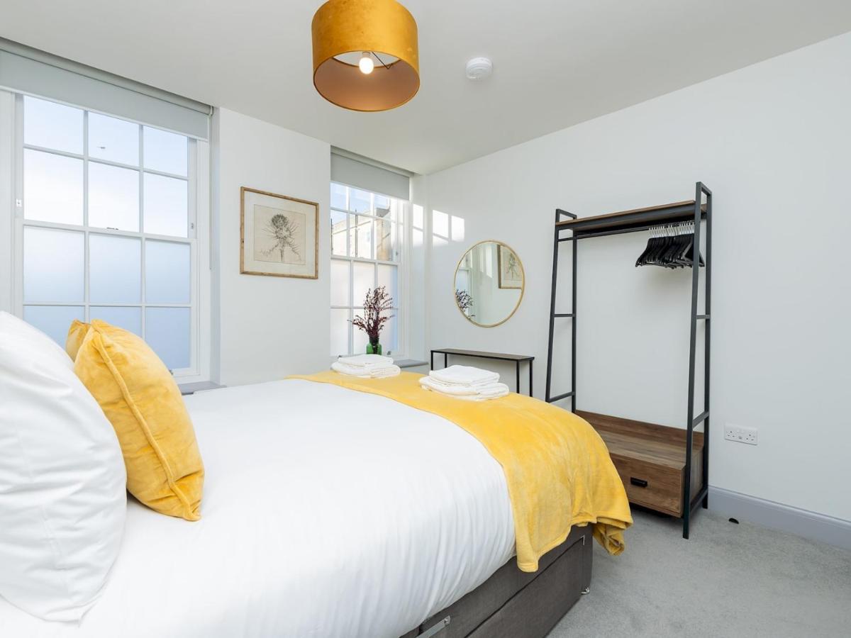 Ferienwohnung Pass The Keys Stunning 2 Bed Retreat In The Heart Of Bath Exterior foto